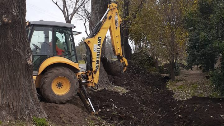 Limpieza de desagües pluviales en Barrio Otero